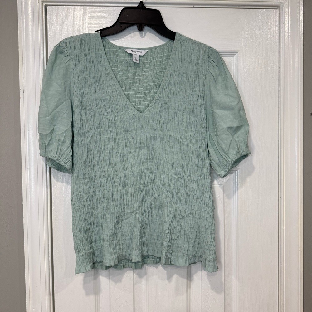 Nine West Light Green Sage Smocked Textured V-Neck Blouse Puff Sleeve Large Boho